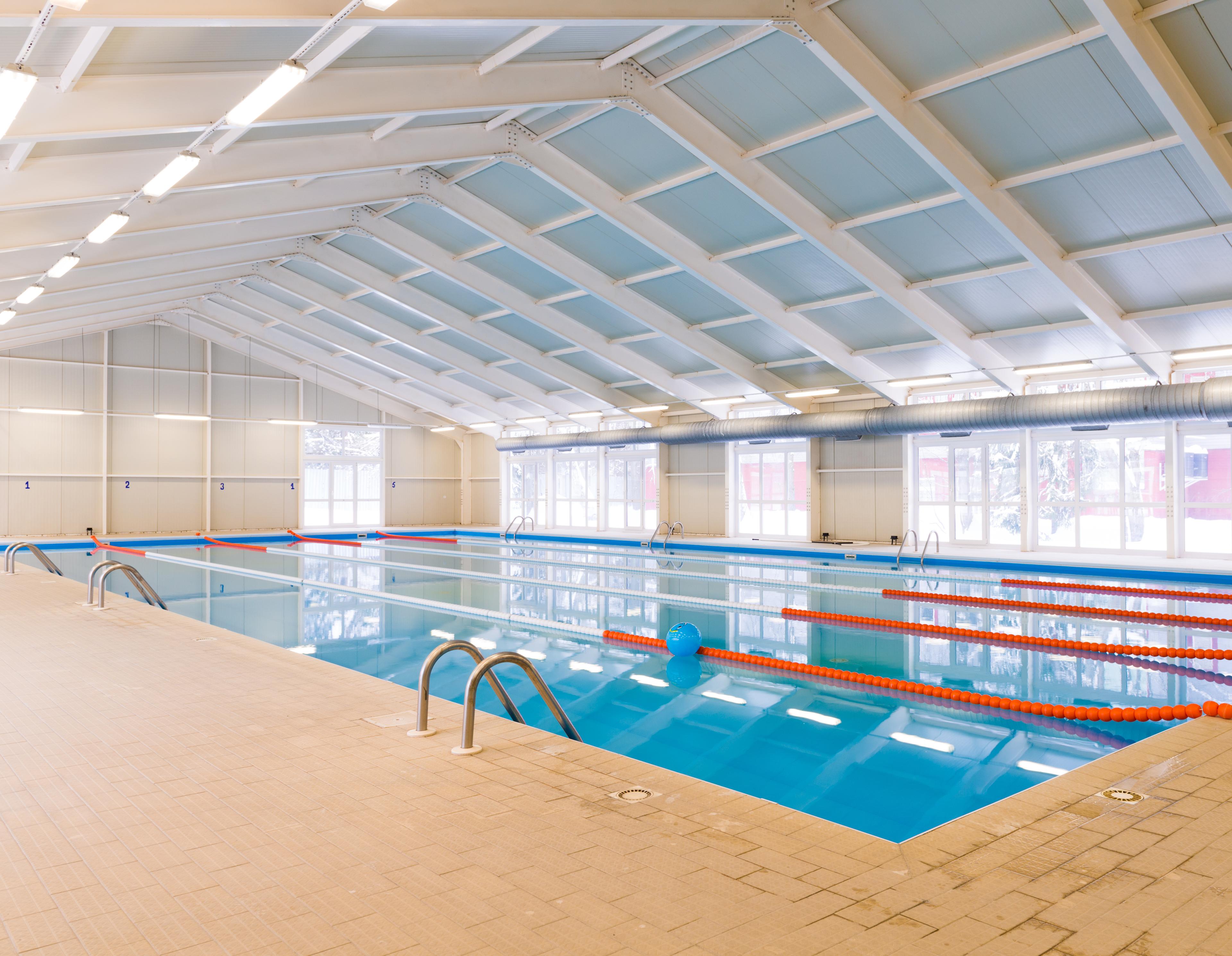 CLUBS, SPORTS & AQUATIC CENTERS